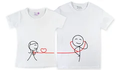 парные, мальчик слушает девочку